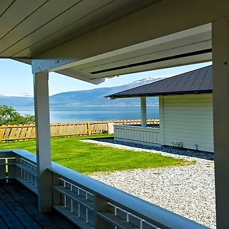 Ξενοδοχείο 5-person In Kinsarvik Lofthus